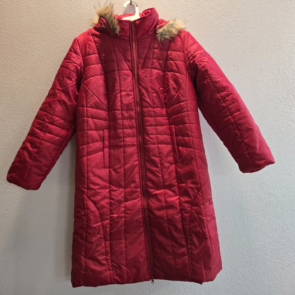 Women's Red Puffer Coat Tudor Court‎ Size Medium Fur Hood